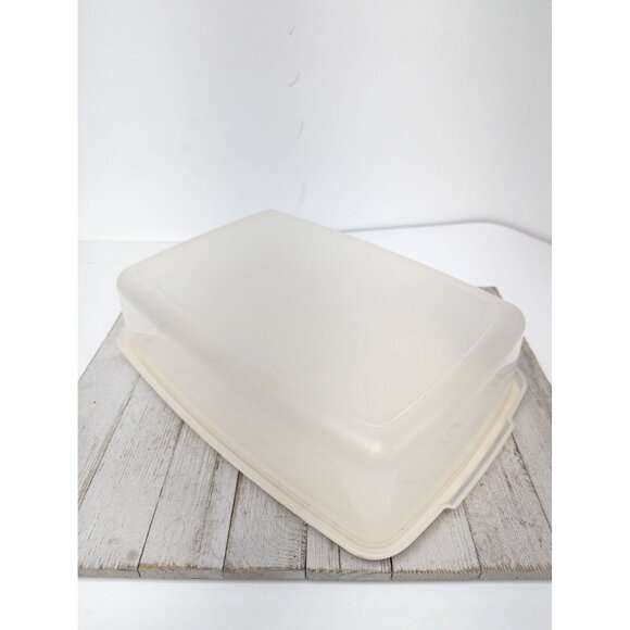 Vintage Rubbermaid Large 17 Cup #7 Rectangle Container Almond Lid B - Picture 2 of 8